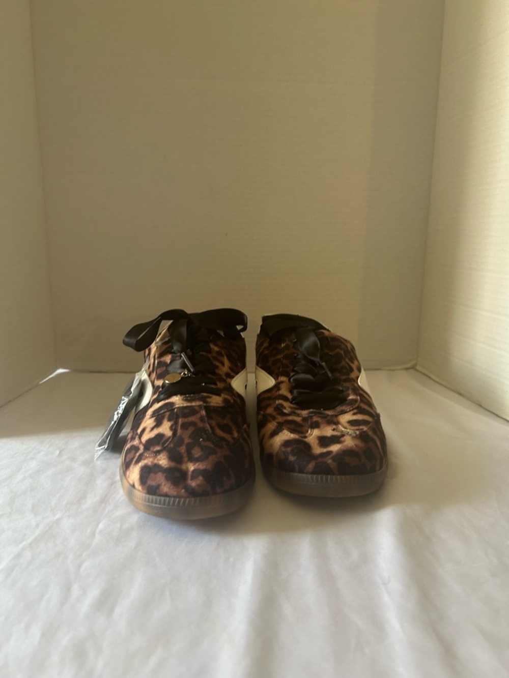 Dolce Vita Leopard Print Sneakers Low Top Lace Up Shoes Animal Print Size 8